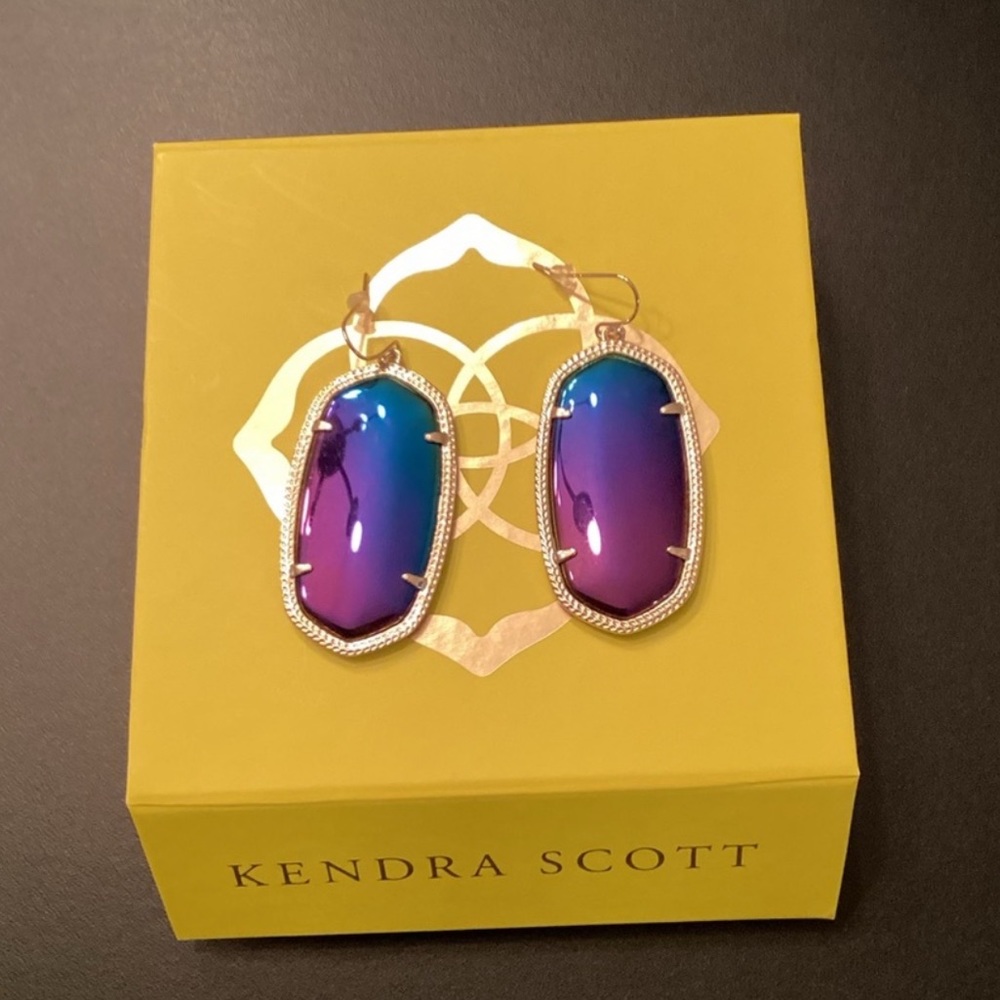 KENDRA SCOTT BLACK DANIELLE Earrings - NWT